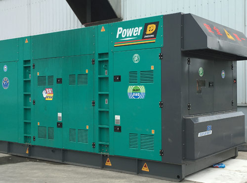 高坪升级发电机组的过程中需要注意哪些安全事项？