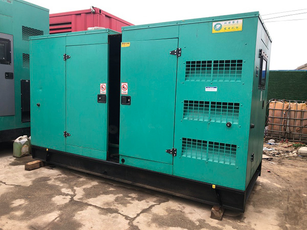 高坪怎样合理控制磷酸铁锂蓄电池的充放电倍率以延长其使用寿命？