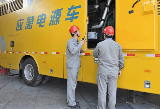 高坪如何清理被灰尘覆盖的机油散热器？